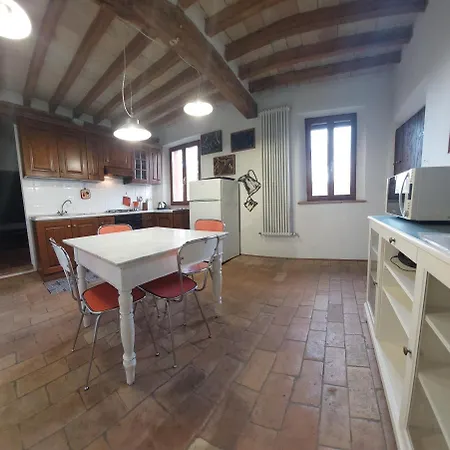 Апартаменты Romantic Garden Parking In Podere Merlo Парма